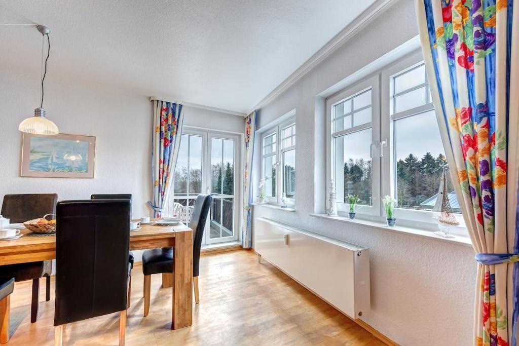 Grosse Schoene 3 Zimmer Ferienwohnung - 100 Qm - In Strandnaehe Fuer 6 Personen!! Heringsdorf  Exterior photo